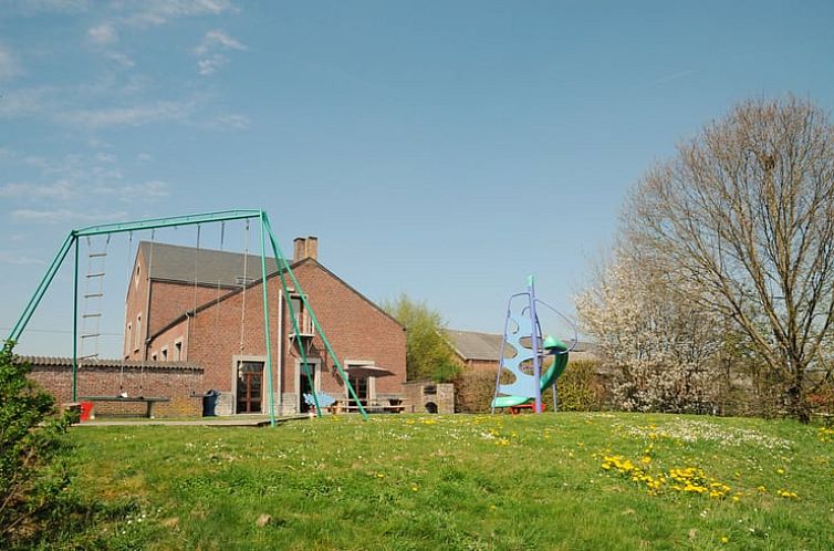 Speeltuin bij Huisje in Noiseux, vakantiehuis in de Ardennen, Belgie, ideaal voor gezinnen met kinderen.