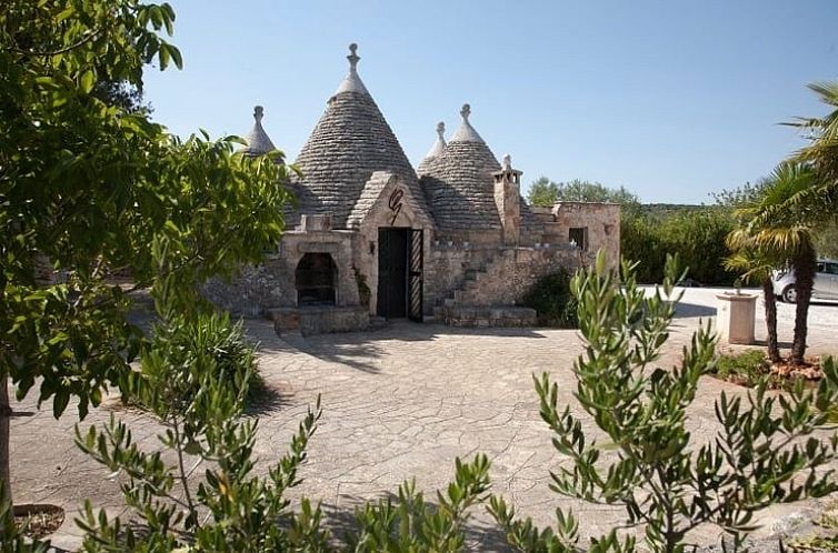 Entdecken Sie Holiday Home in Ostuni, Apulien, ein schoenes Ferienhaus in Italien mit authentischem Trulli-Stil und ruhiger Umgebung.