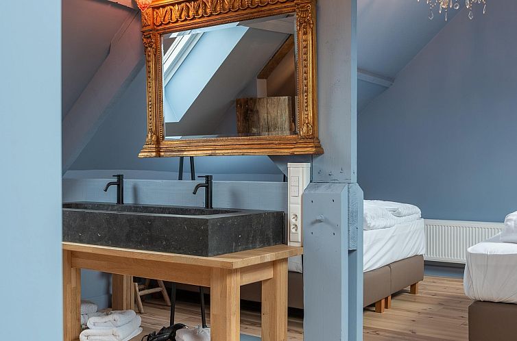 Maison Bleue