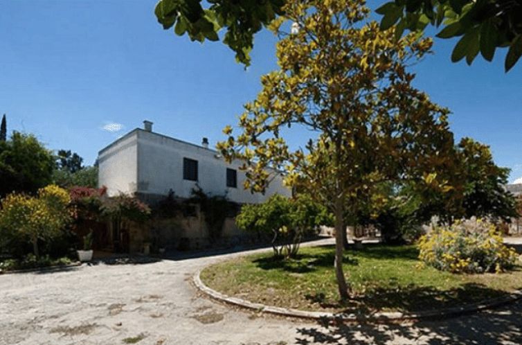 Rustikales Ferienhaus in Lizzanello, Apulien, Italien mit schoenem Garten.