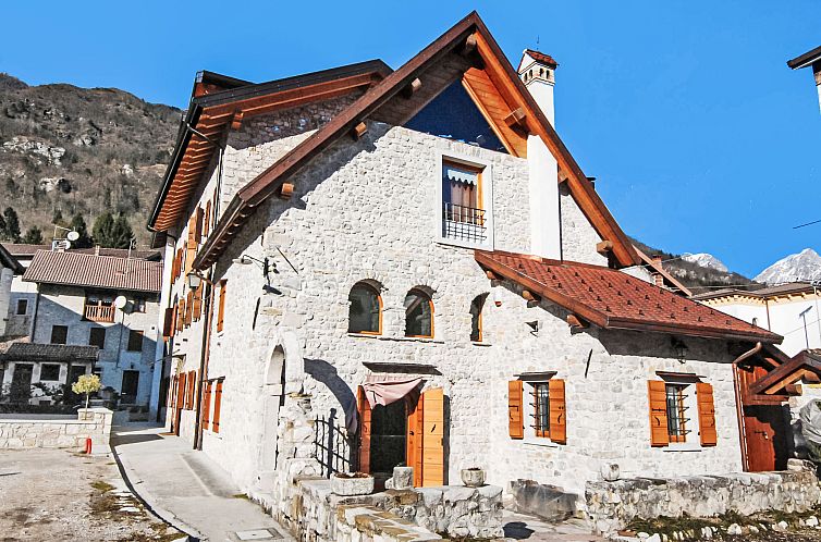 Guest house 0875613 - Apartment Dolomites - Appartement Albergo Diffuso - Cjasa Ustin