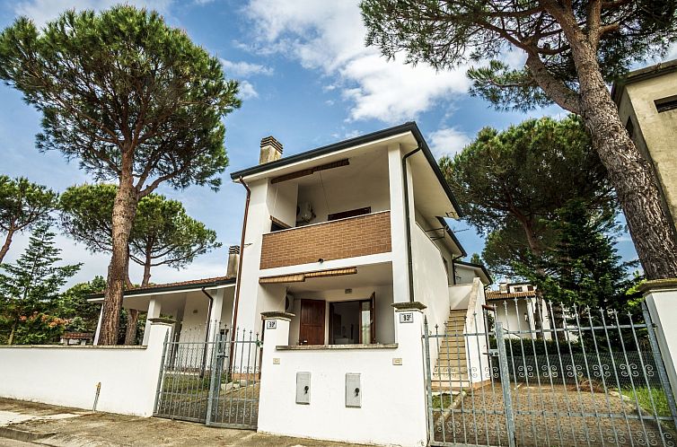 Vakantiehuis Haus in Lido Di Volano mit Terrasse, Garten und