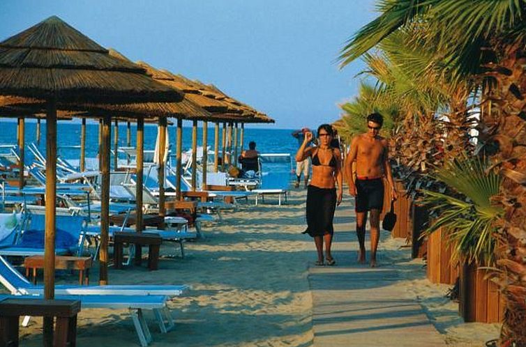 Vakantiehuis Chalet, Terrasse mit Kamin, privater Garten