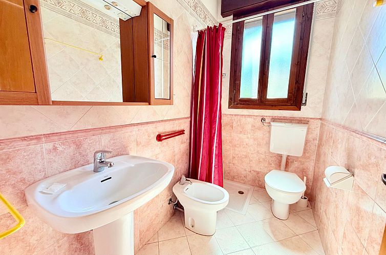 Vakantiehuis Chalet, Terrasse mit Kamin, privater Garten