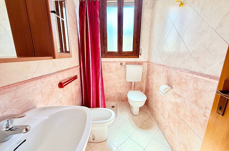 Vakantiehuis Chalet, Terrasse mit Kamin, privater Garten