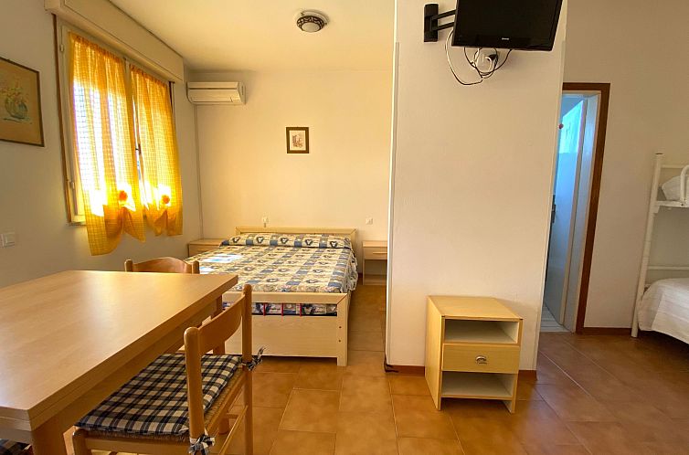 Appartement in Lido Delle Nazioni mit Kleinem Balkon