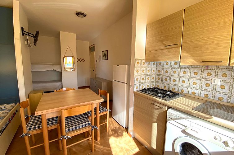 Appartement in Lido Delle Nazioni mit Kleinem Balkon