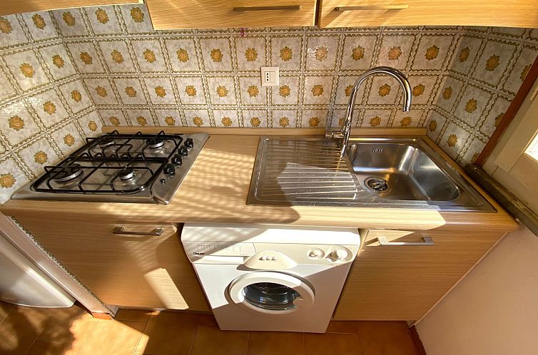 Appartement in Lido Delle Nazioni mit Kleinem Balkon