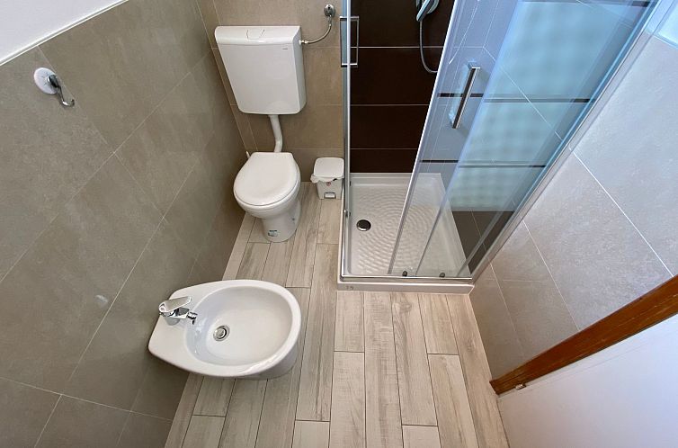 Appartement in Lido Delle Nazioni mit Kleinem Balkon