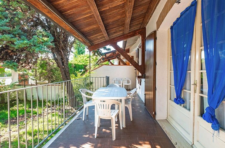 Vakantiehuis 3-Schlafzimmer-Villa mit großem Garten