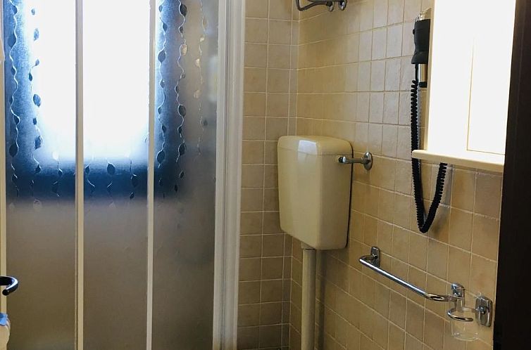 Appartement in Lido Di Spina mit Möbliertem Balkon