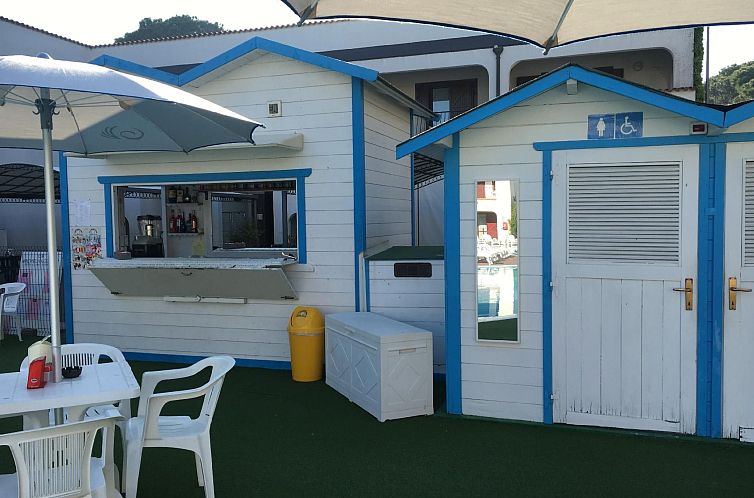 Appartement in Lido Di Spina mit Möbliertem Balkon