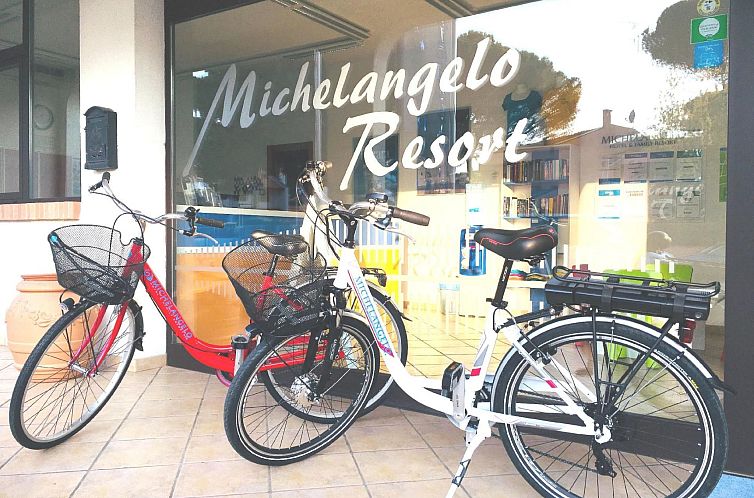 Appartement in Lido Di Spina mit Möbliertem Balkon