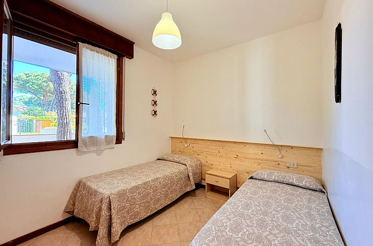 Vakantiehuis 3-Zimmer-Villa, Erdgeschoss, 2 Gärten, Klima