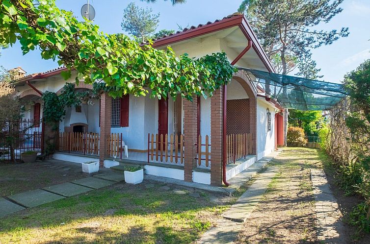 Guest house 0887713 - Holiday property Emilia Romagna - Vakantiehuis in Lido Delle Nazioni mit Großem Garten