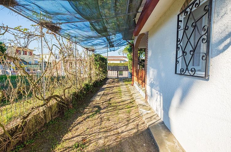 Vakantiehuis in Lido Delle Nazioni mit Großem Garten