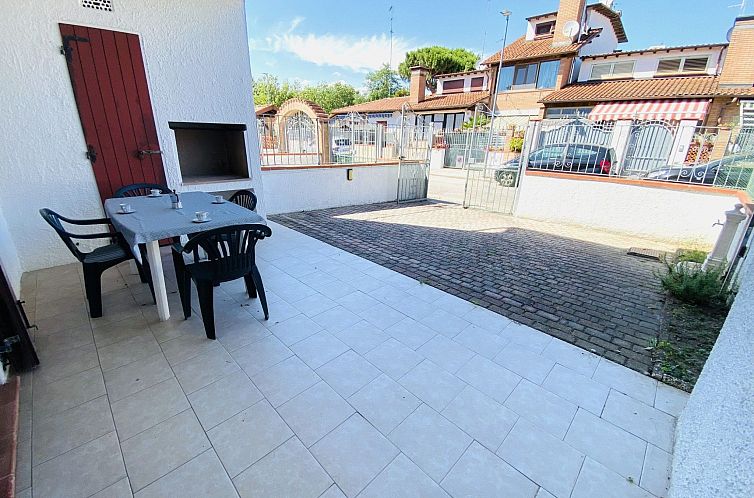 Vakantiehuis Moderne Villa mit Terrasse, Grill, Privatgarten