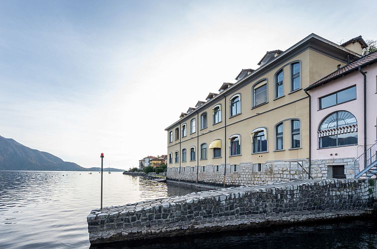 Guest house 08914515 - Apartment Italian Lakes - Appartement Blu Lake