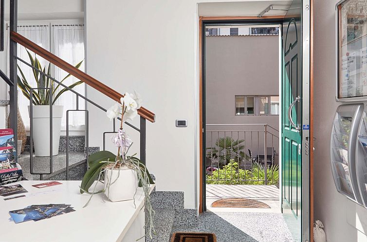 Appartement Superior-Dachgeschosszimmer mit großem Balkon B