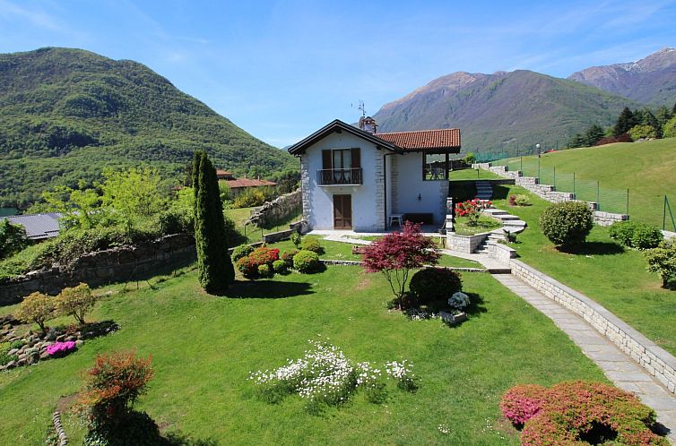 Guest house 08920609 - Holiday property Italian Lakes - Vakantiehuis Iride