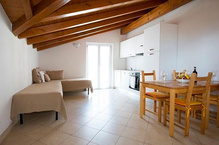 Appartement Zwei-Zimmer-Wohnung mit Parkplatz in der Nähe d