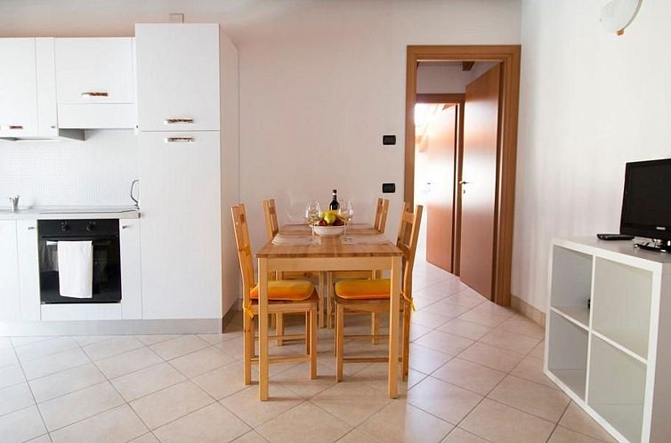 Appartement Zwei-Zimmer-Wohnung mit Parkplatz in der Nähe d