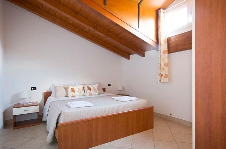Appartement Zwei-Zimmer-Wohnung mit Parkplatz in der Nähe d