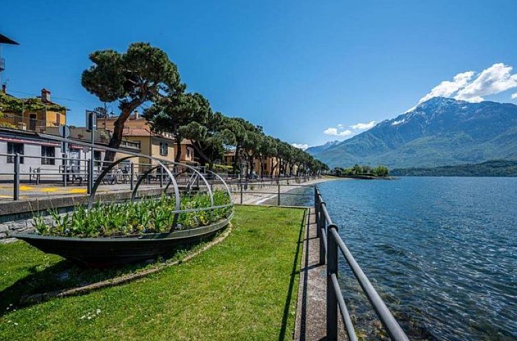 Vrijstaande woning in Domaso