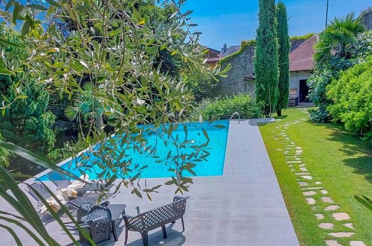 Vrijstaande woning in Domaso