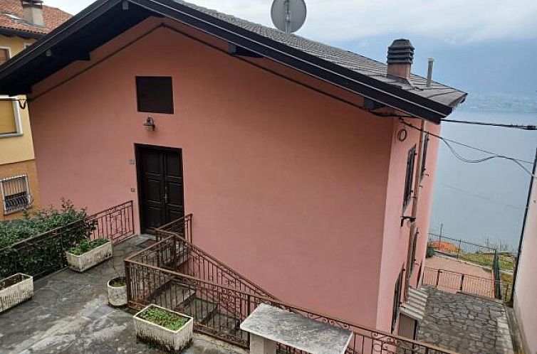 Vrijstaande woning in Gera Lario