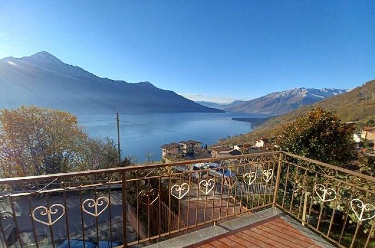 Vrijstaande woning in Gera Lario