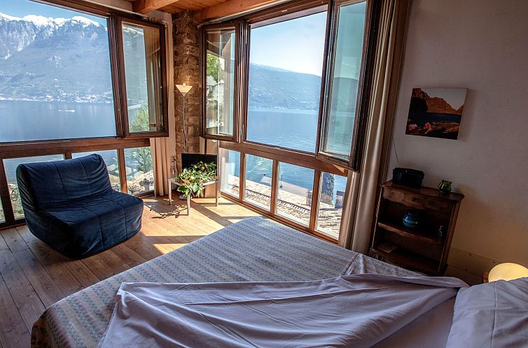 Guest house 08922657 - Apartment Italian Lakes - Appartement Calamondino Studio Sonne, Entspannung und Seebli