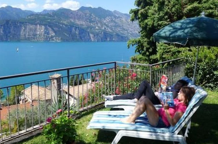 Appartement Zwei-Zimmer-Wohnung mit herrlicher Terrasse mit 