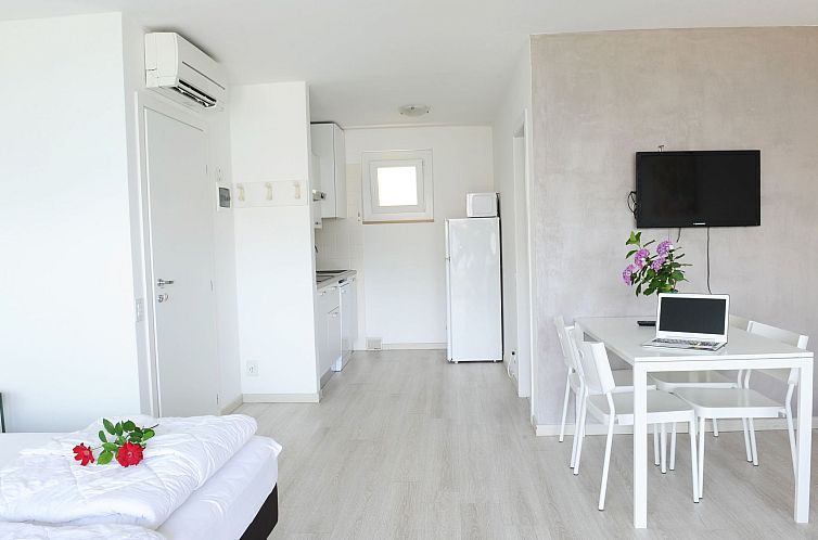 Appartement Studio mit Seeblick, BBQ und Gemeinschaftspool