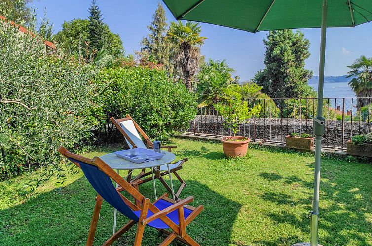 Guest house 08931503 - Apartment Italian Lakes - Appartement Lo Scoiattolo