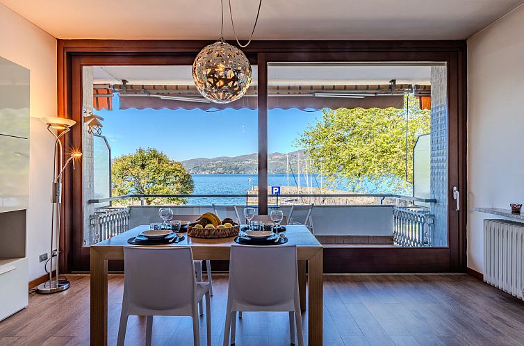 Guest house 0898701 - Apartment Italian Lakes - Appartement Attilio lake front view