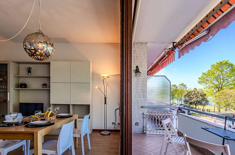 Appartement Attilio lake front view