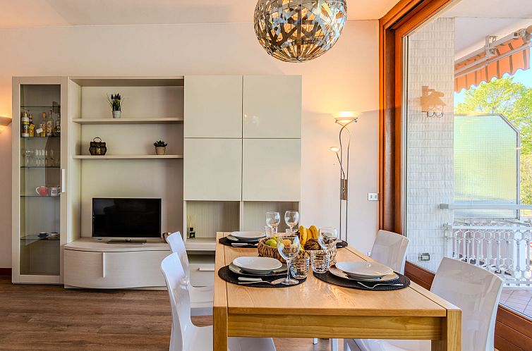 Appartement Attilio lake front view