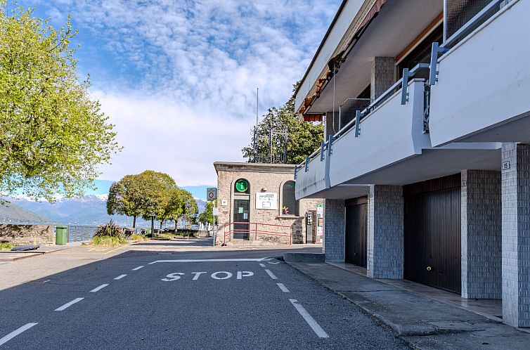 Appartement Attilio lake front view