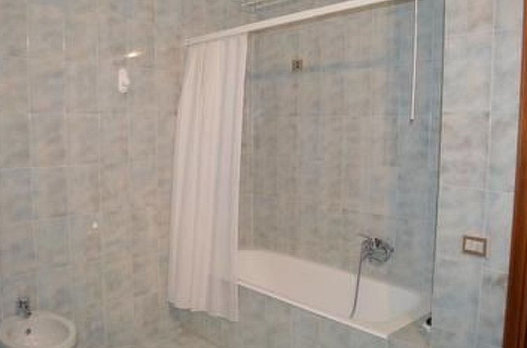 Appartement Casa Leonilde Grosszügige Wohnung direkt am Mee