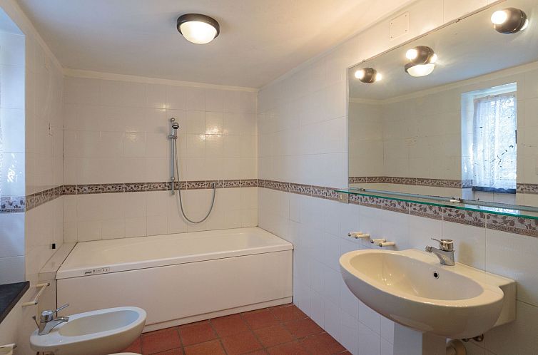 Vakantiehuis Ferienvilla mit Whirlpool