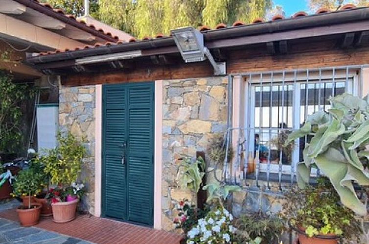 Vrijstaande woning in Imperia