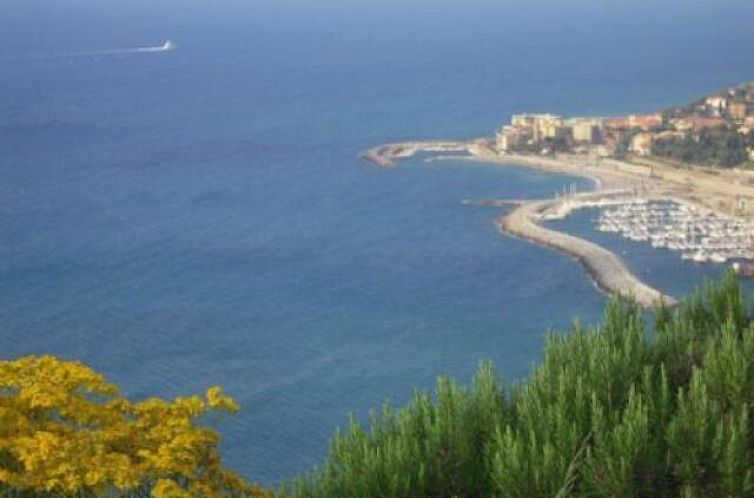 Vrijstaande woning in Imperia