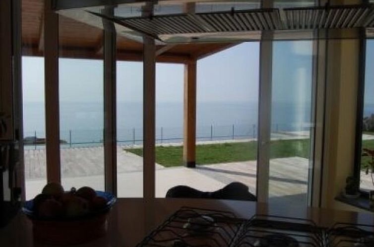 Vrijstaande woning in Imperia