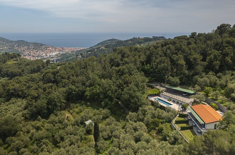 Vrijstaande woning in Imperia