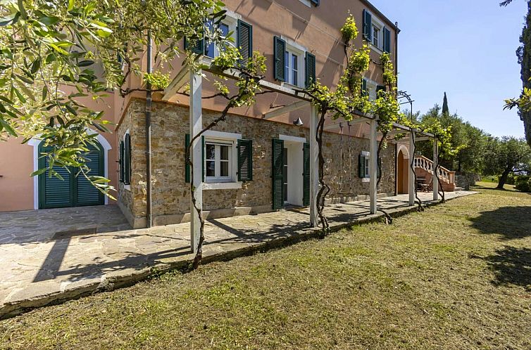 Vrijstaande woning in Imperia