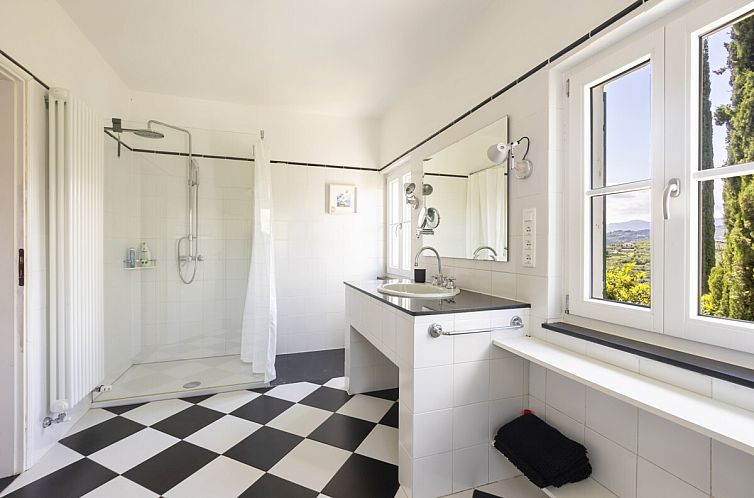 Vrijstaande woning in Imperia