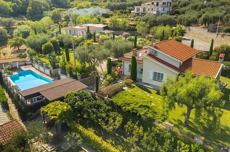 Vrijstaande woning in Imperia