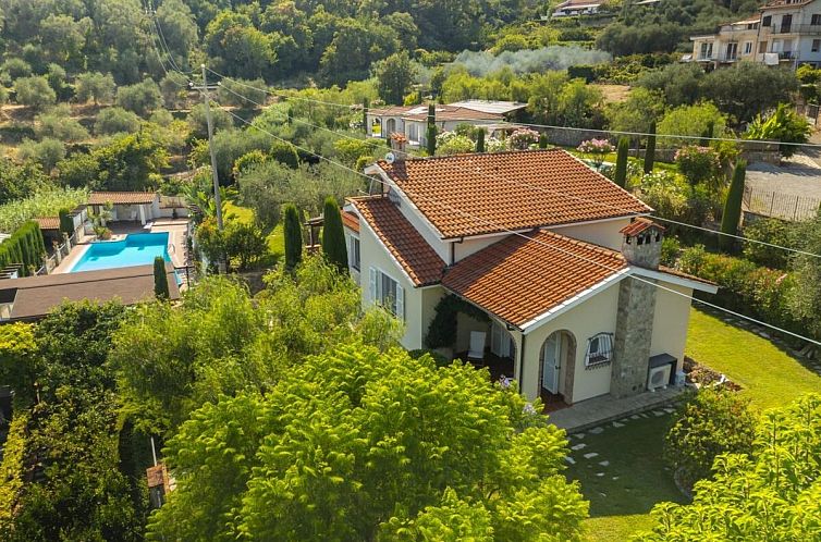 Vrijstaande woning in Imperia