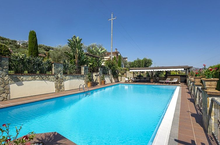 Vrijstaande woning in Imperia